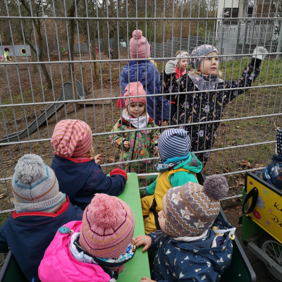 Zaungespräch mit Ehemaligen